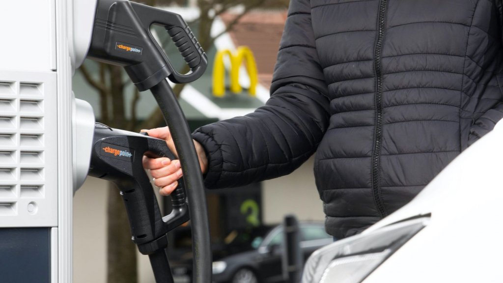 mcDonald's electric car charger