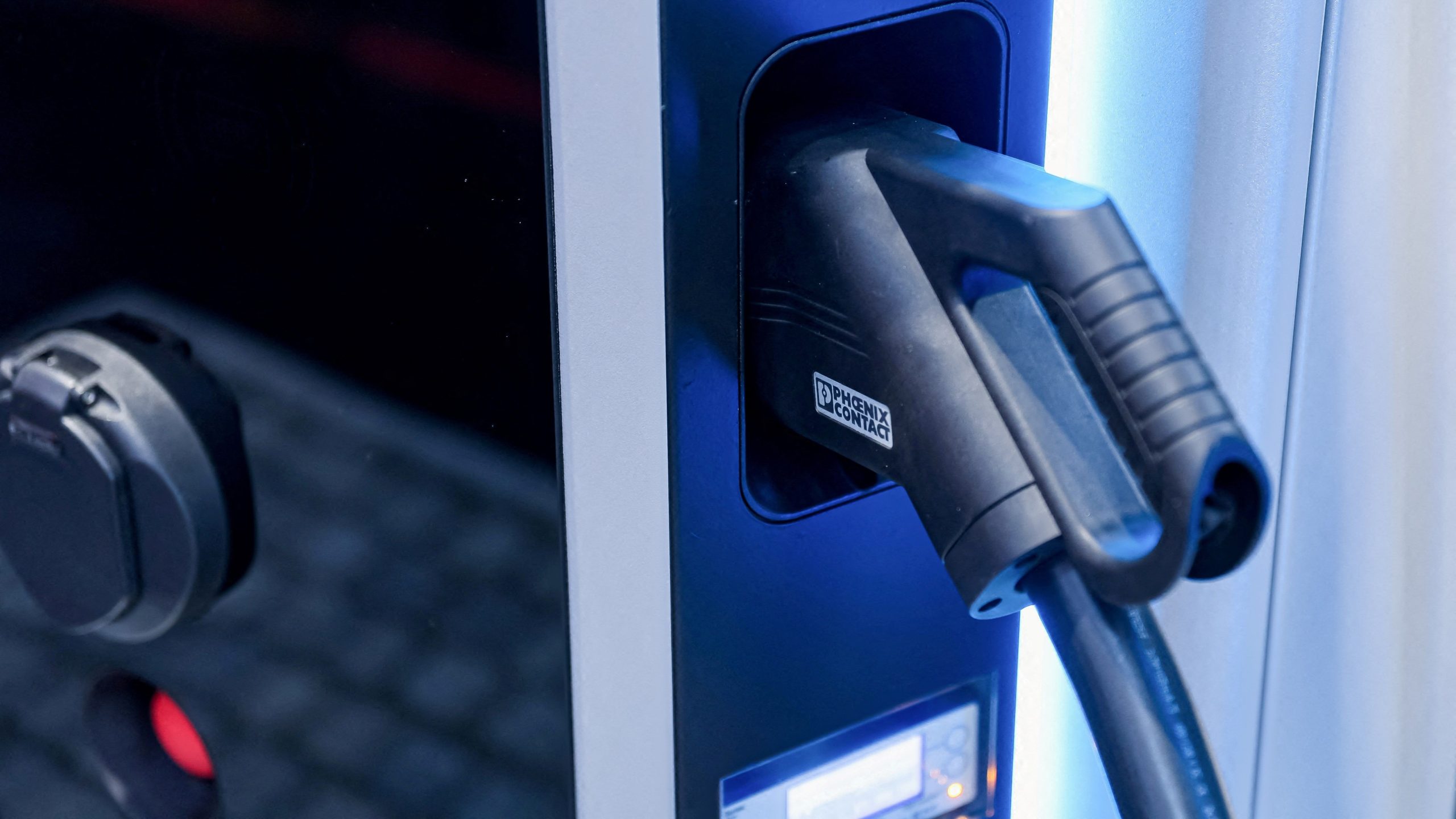 Siemens To Invest 30 Million To Train U.S. EV Charger Technicians PM