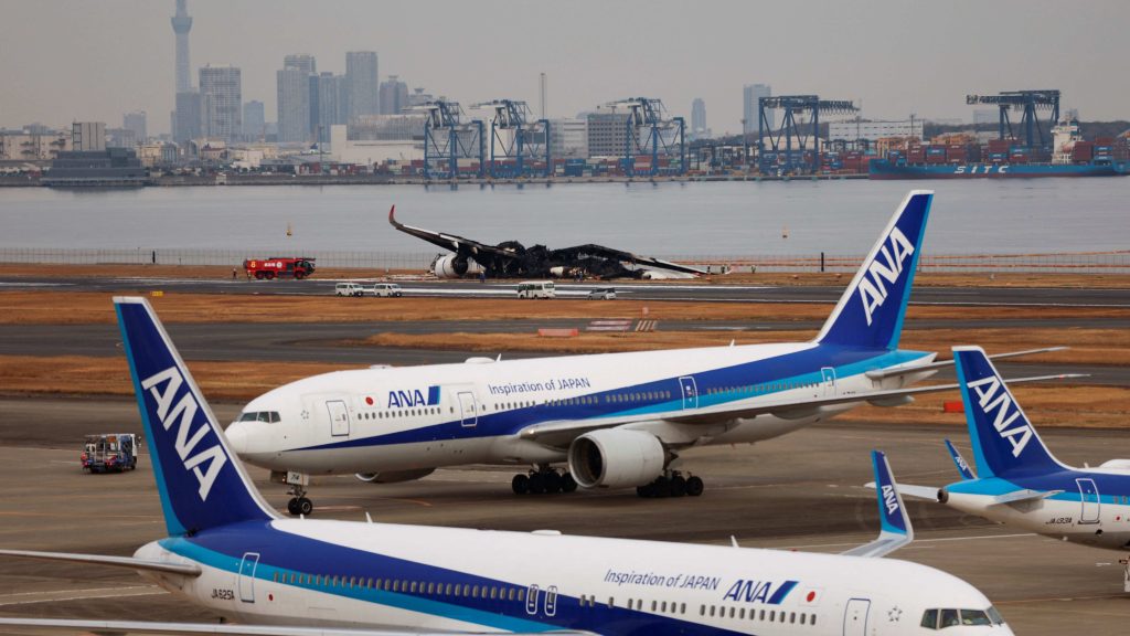 Japan airport crash1