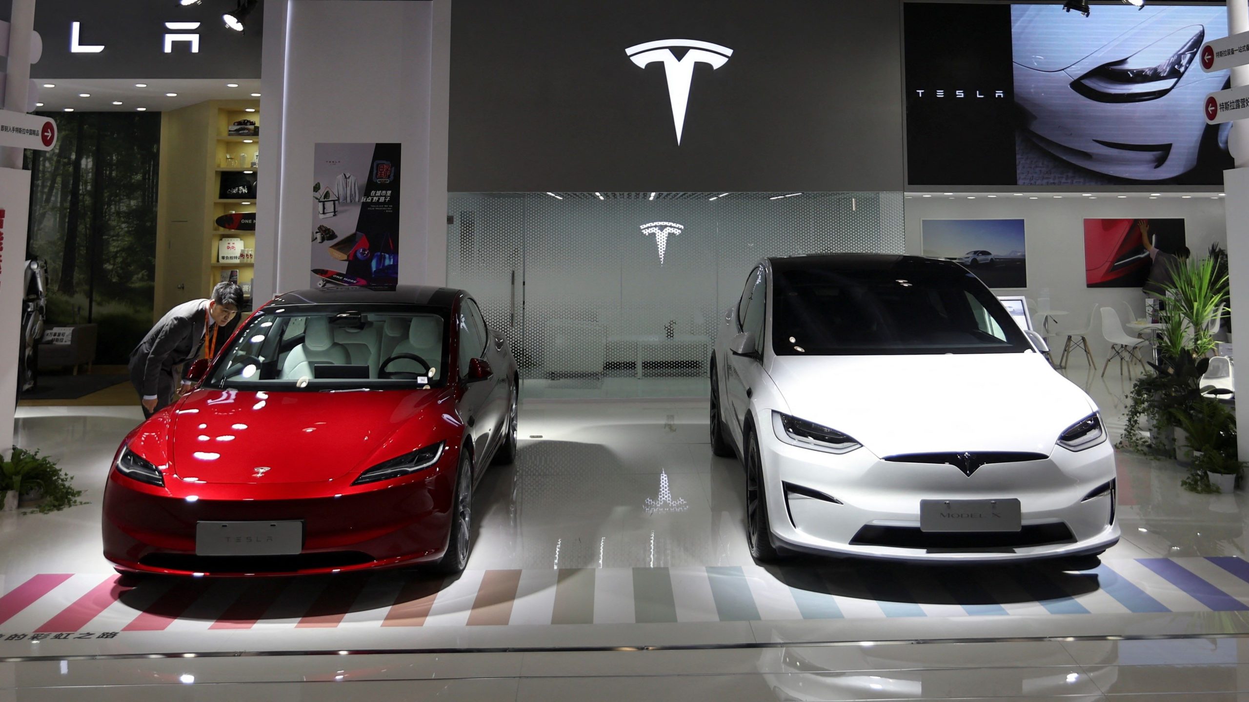Tesla Delivers Record Q4 Cars, But China's BYD Steals Top EV Spot - PM ...