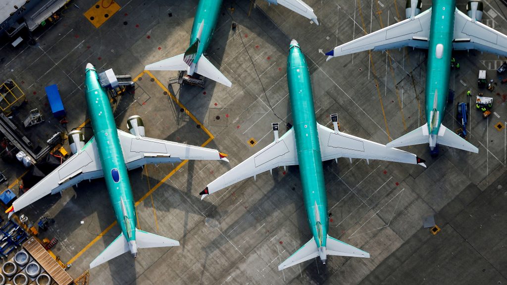 737 MAX